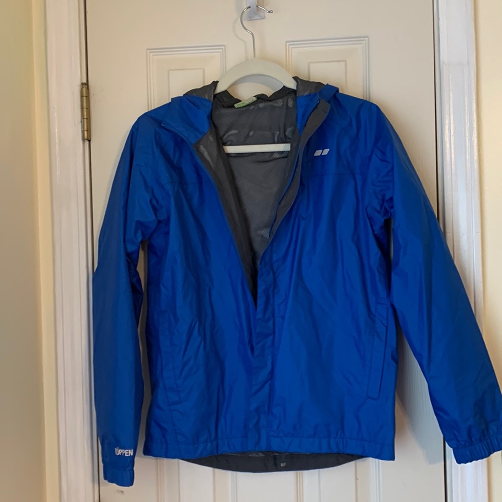 Waterproof windbreaker